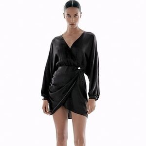 Zara Wrap Dress With V-Neckline Long Sleeves Elastic Waistband Size Medium EUC